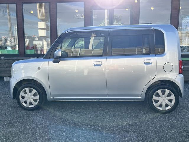 TOYOTA PIXIS SPACE 2013