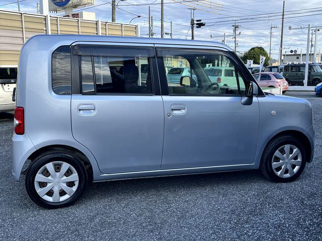 TOYOTA PIXIS SPACE 2013