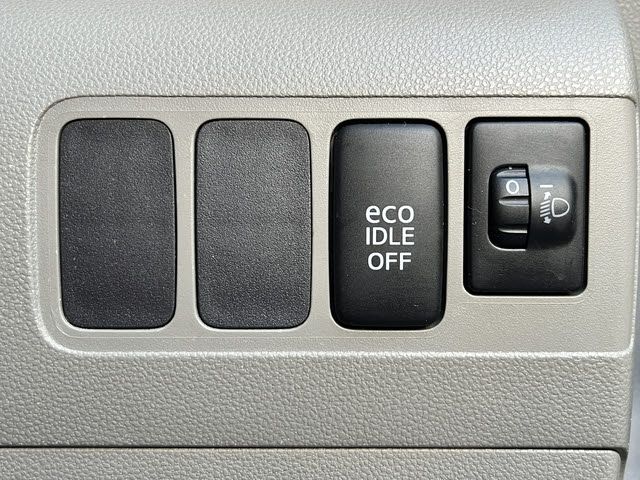 TOYOTA PIXIS SPACE 2013