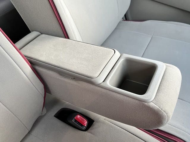 TOYOTA PIXIS SPACE 2013