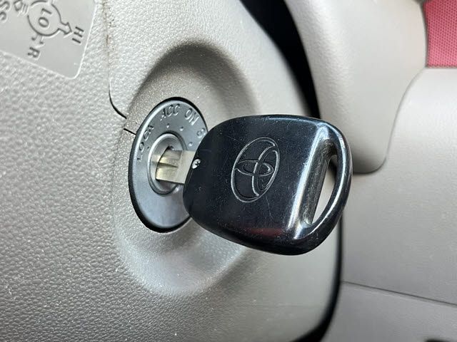 TOYOTA PIXIS SPACE 2013