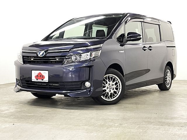 TOYOTA VOXY HYBRID 2015