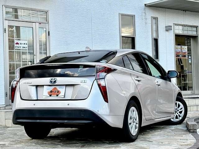 TOYOTA PRIUS 2016