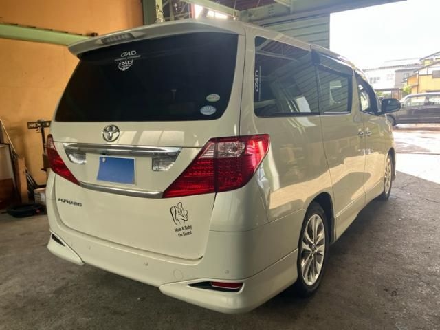 TOYOTA ALPHARD 2010