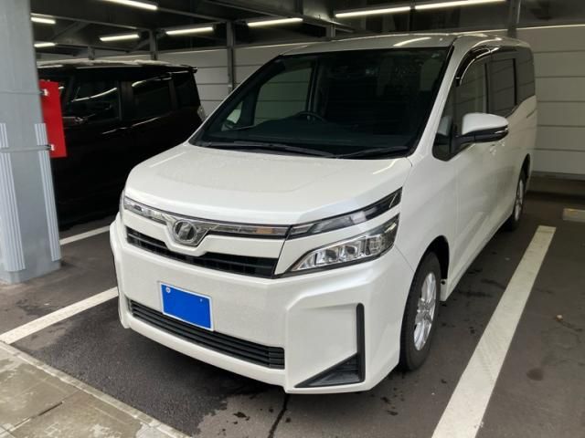 TOYOTA VOXY 4WD 2019