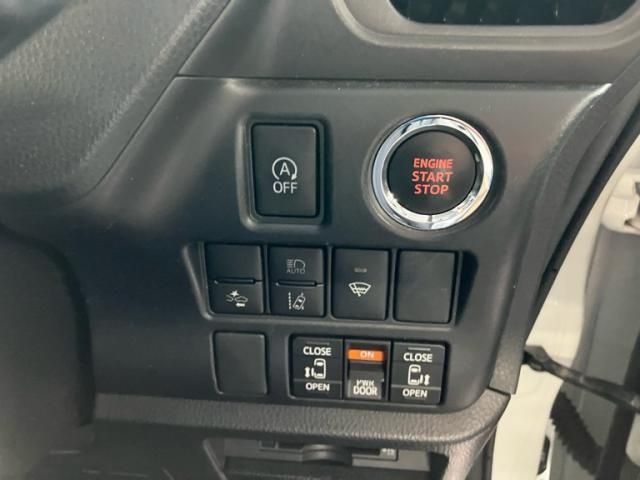 TOYOTA VOXY 4WD 2019