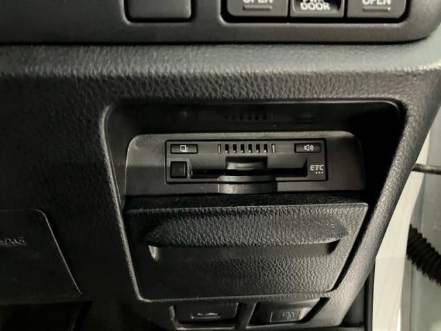 TOYOTA VOXY 4WD 2019