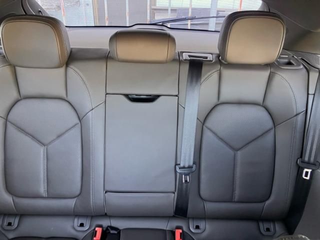 PORSCHE PORSCHE Macan 2017