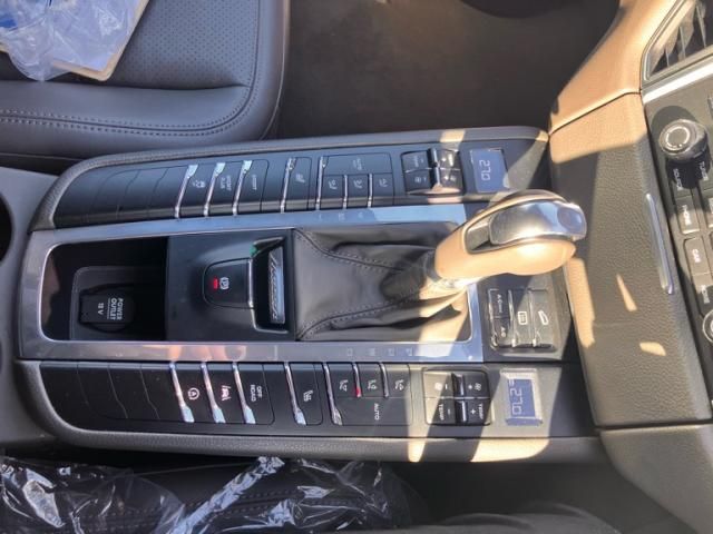 PORSCHE PORSCHE Macan 2017