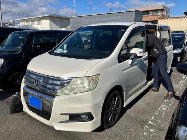 HONDA STEPWAGON SPADA 4WD 2010