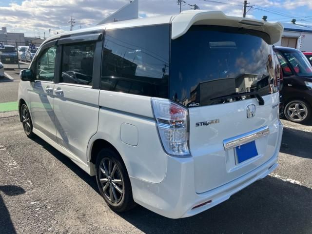 HONDA STEPWAGON SPADA 4WD 2010