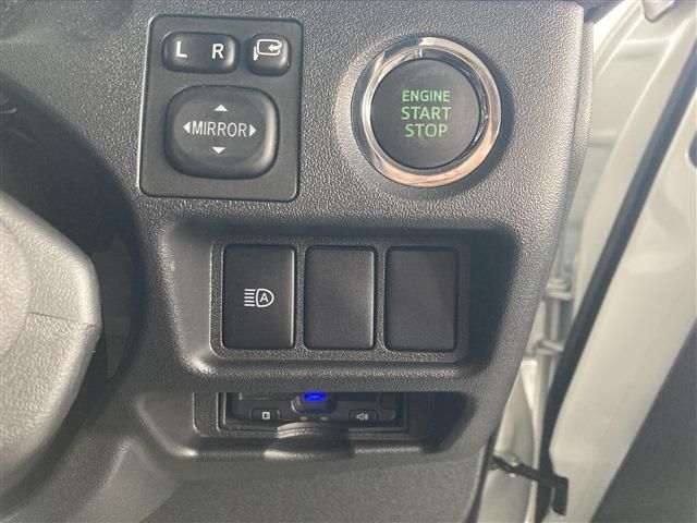 TOYOTA HIACE van 4WD 2021