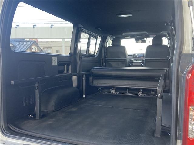 TOYOTA HIACE van 4WD 2021