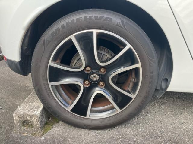 RENAULT RENAULT LUTECIA 2015