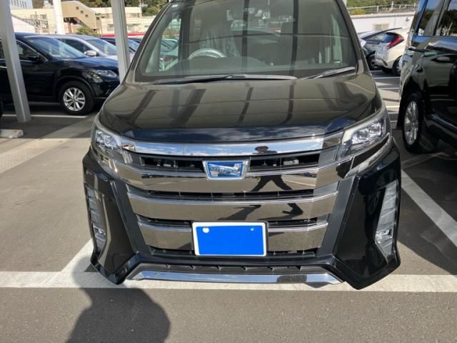 TOYOTA NOAH HYBRID 2018