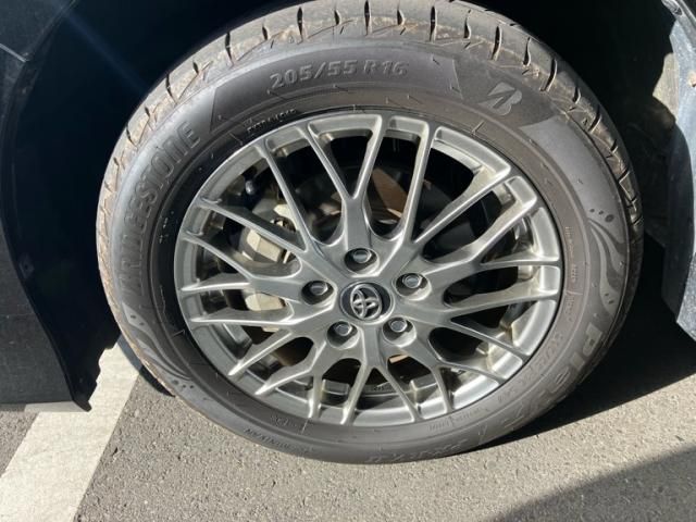 TOYOTA NOAH HYBRID 2018