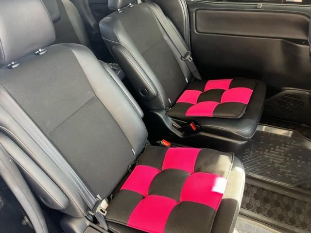 TOYOTA NOAH HYBRID 2018