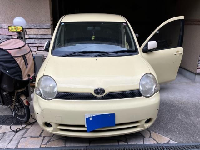 TOYOTA SIENTA 2004