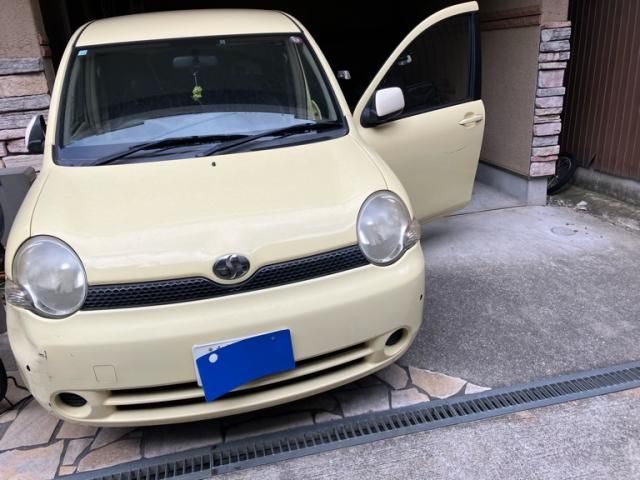 TOYOTA SIENTA 2004