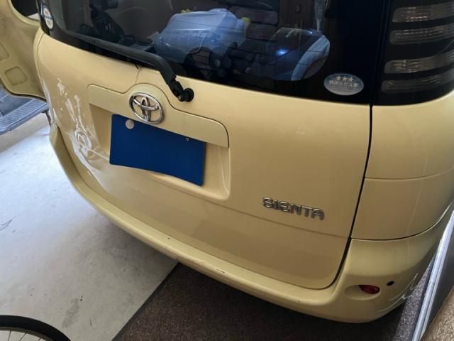 TOYOTA SIENTA 2004