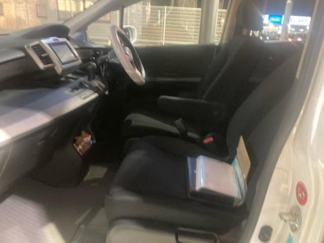 HONDA FREED HYBRID 2016