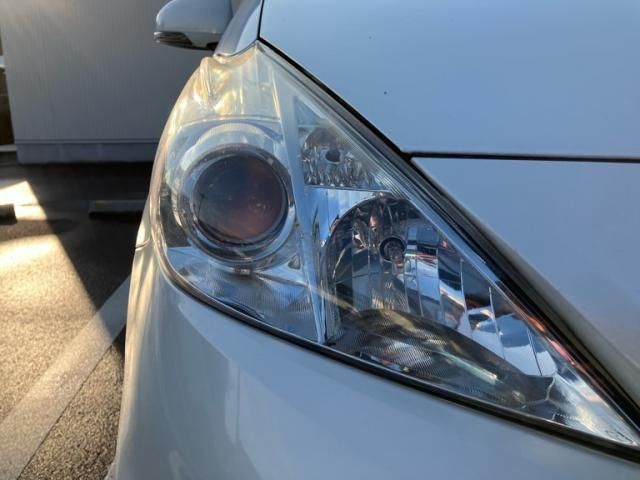 TOYOTA PRIUS Alpha 2014