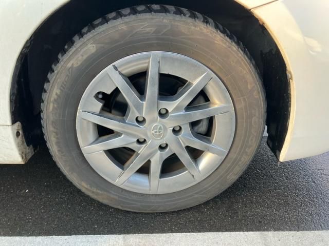 TOYOTA PRIUS Alpha 2014