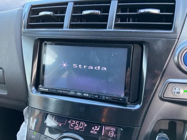 TOYOTA PRIUS Alpha 2014