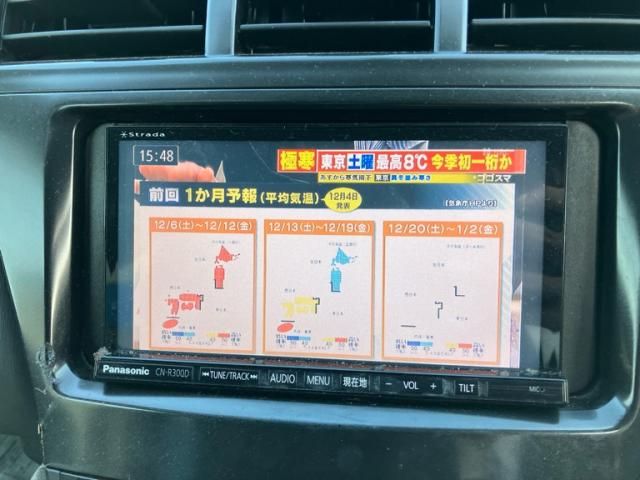 TOYOTA PRIUS Alpha 2014