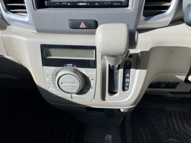 SUZUKI Spacia 4WD 2014