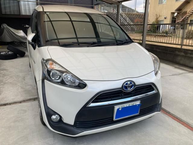 TOYOTA SIENTA HYBRID 2015 