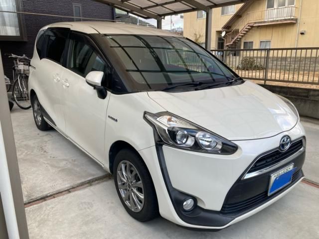 TOYOTA SIENTA HYBRID 2015