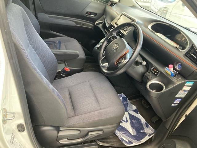 TOYOTA SIENTA HYBRID 2015