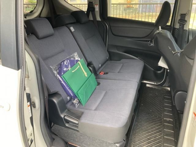 TOYOTA SIENTA HYBRID 2015