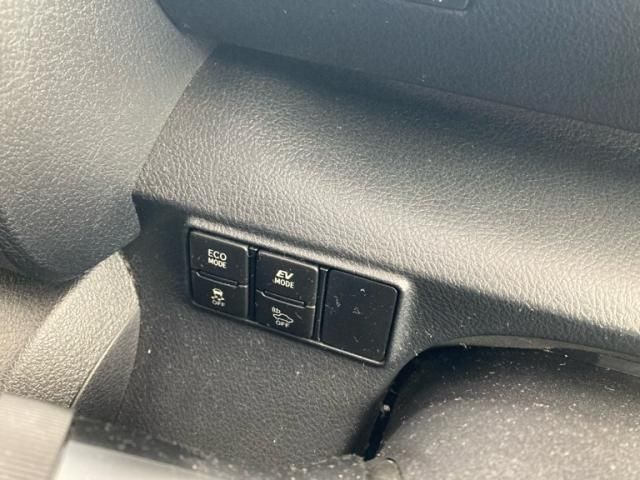 TOYOTA SIENTA HYBRID 2015