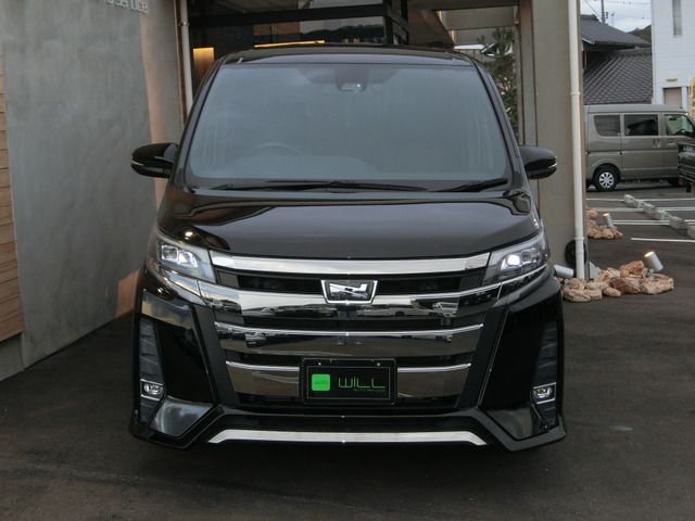 TOYOTA NOAH 2017
