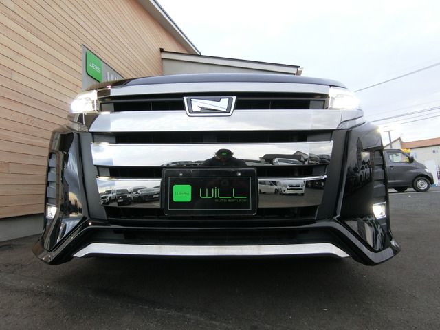 TOYOTA NOAH 2017