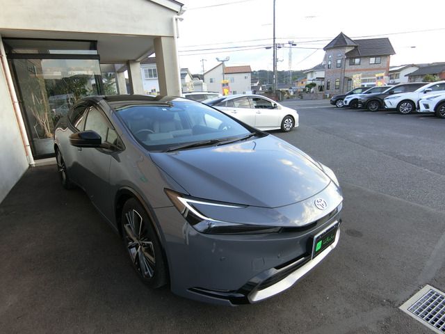 TOYOTA PRIUS 2023