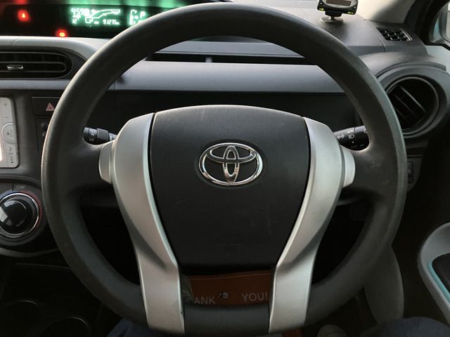 TOYOTA AQUA 2013