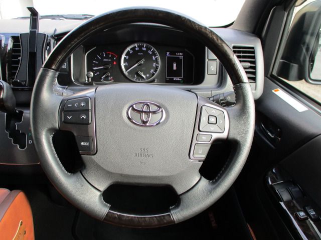 TOYOTA HIACE van 2WD 2024