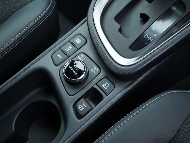 TOYOTA YARIS CROSS 2025