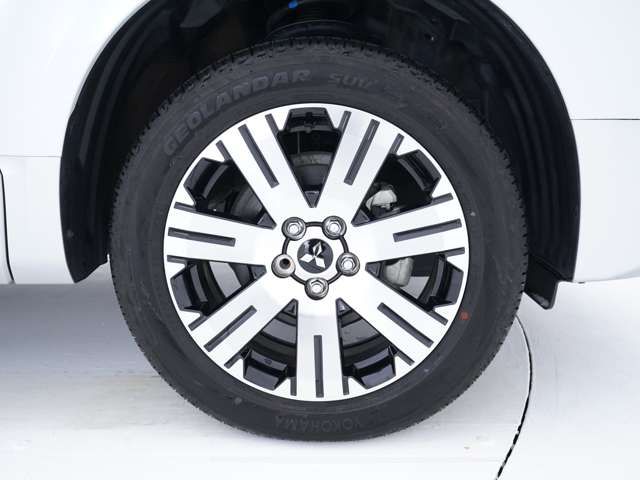 MITSUBISHI DELICA D:5 4WD 2024