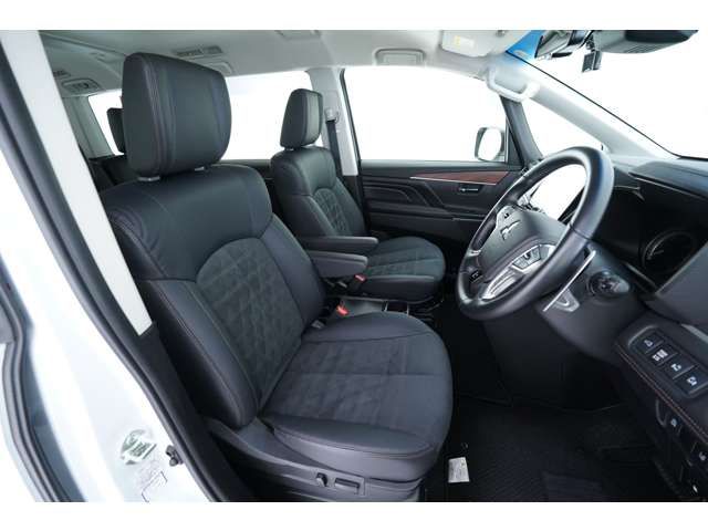 MITSUBISHI DELICA D:5 4WD 2023