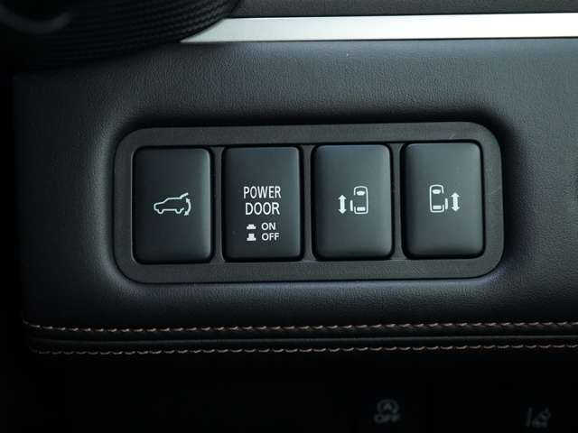 MITSUBISHI DELICA D:5 4WD 2023