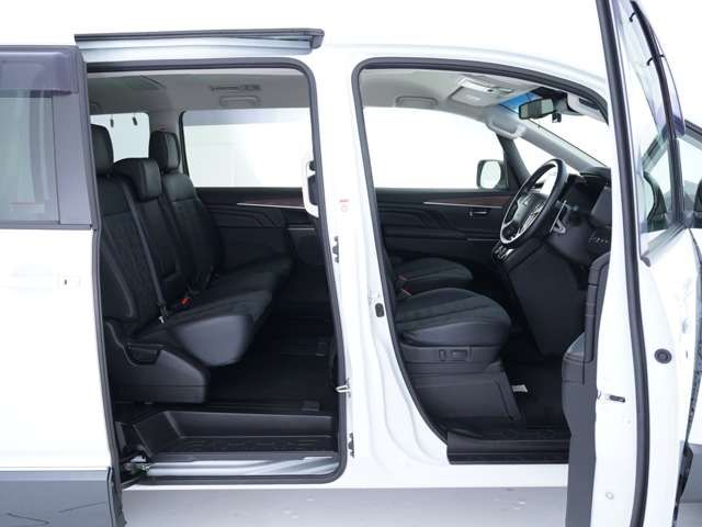 MITSUBISHI DELICA D:5 4WD 2023