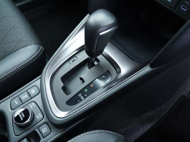 TOYOTA YARIS CROSS 2025