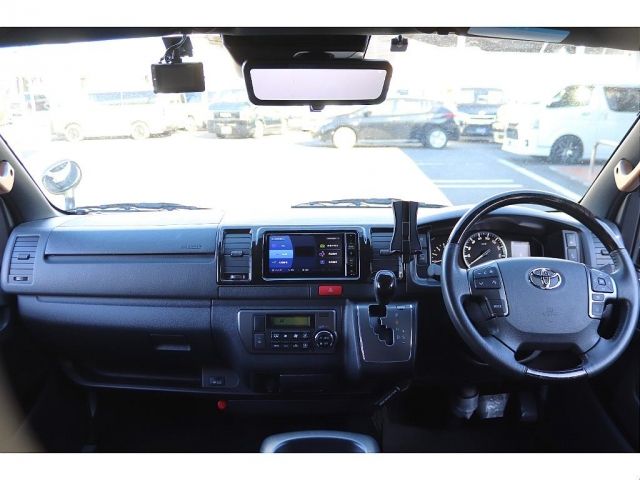 TOYOTA HIACE van 4WD 2024