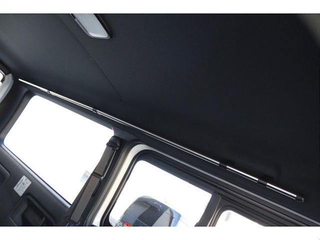 TOYOTA HIACE van 4WD 2024