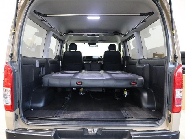 TOYOTA HIACE van 2WD 2018