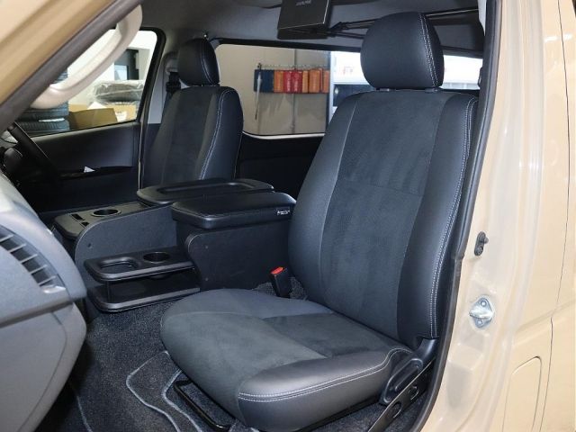 TOYOTA HIACE van 2WD 2018